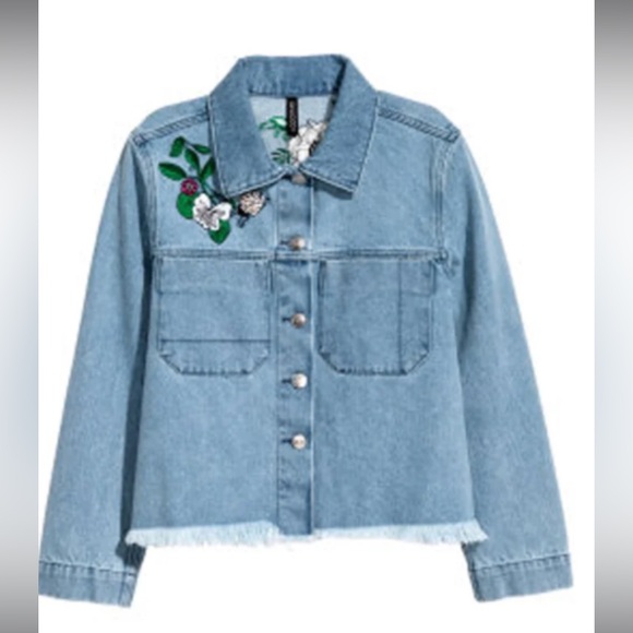 H&M Coachella Sz 8 Denim Jean Jacket Floral Embroidery Cropped Frayed Boho Festi - Picture 1 of 3